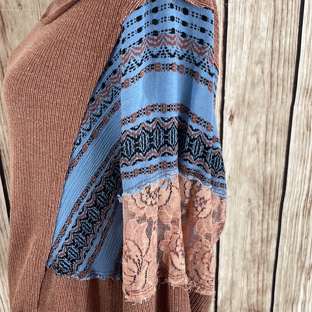 Ces Femme Boho Style Blouse w/Fringed Patchwork Lace & Fabric on Sleeves Medium - Picture 3 of 8